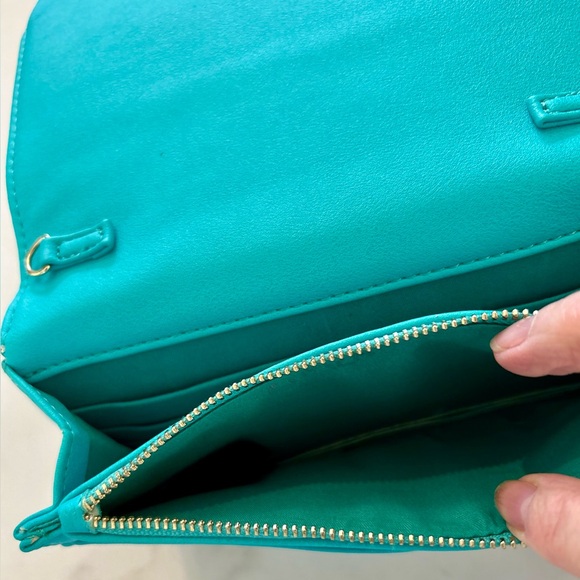 Bebe Turquoise Teal Gold Studded Crossbody Clutch Purse Bag EUC - Picture 12 of 13